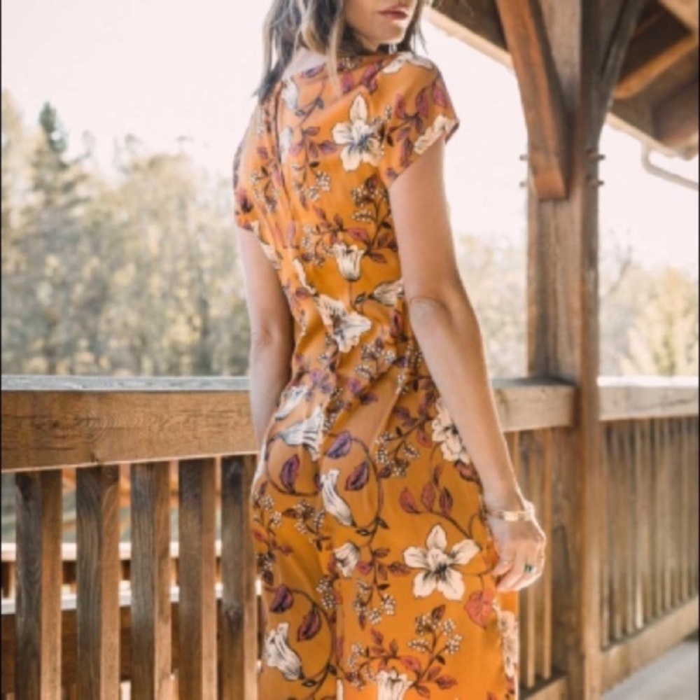 Saltwalter Luxe Skye Midi Dress - Picture 4 of 11